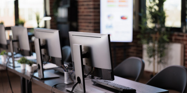 Proyectos de ICT Oficinas / Locales Comerciales Huesca · Diseño e implementación de redes cableadas e inalámbricas